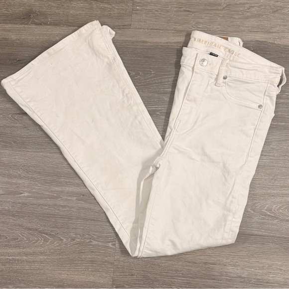 American Eagle Outfitters White Flare Jeans - Picture 4 of 5